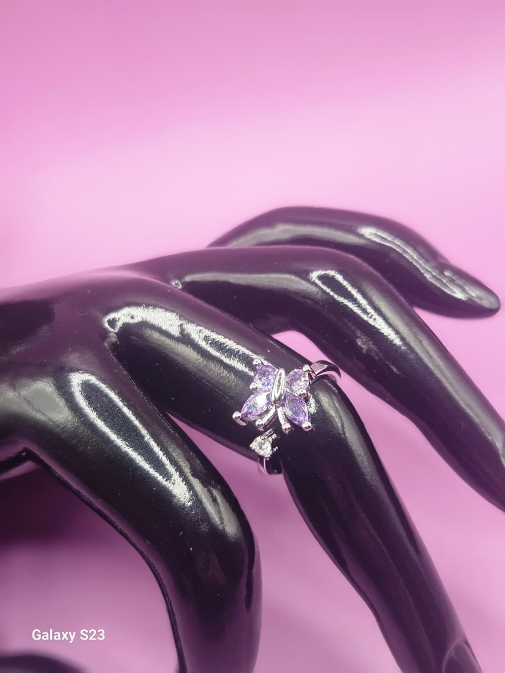 Spinning butterfly ring
